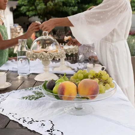 לינה וארוחת בוקר La Ferula 3*